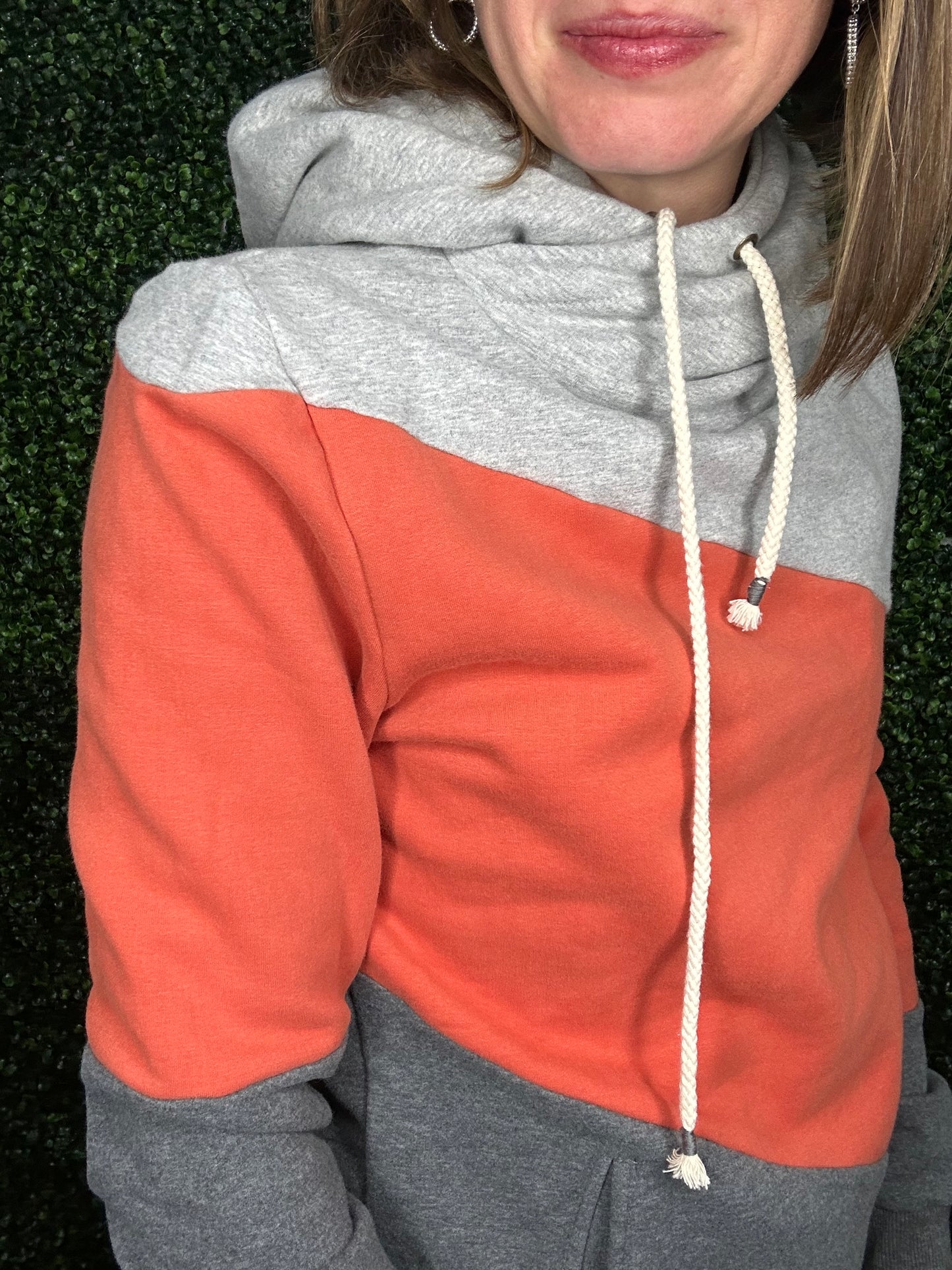 AMPERSAND SWEATSHIRT
