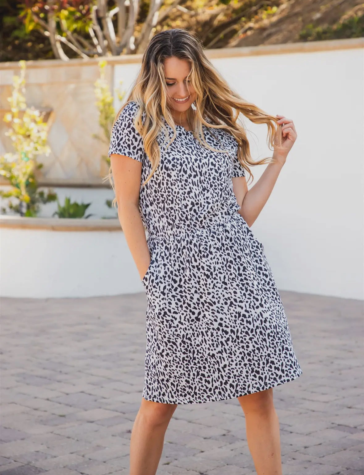 BLACK POCKET DRESS