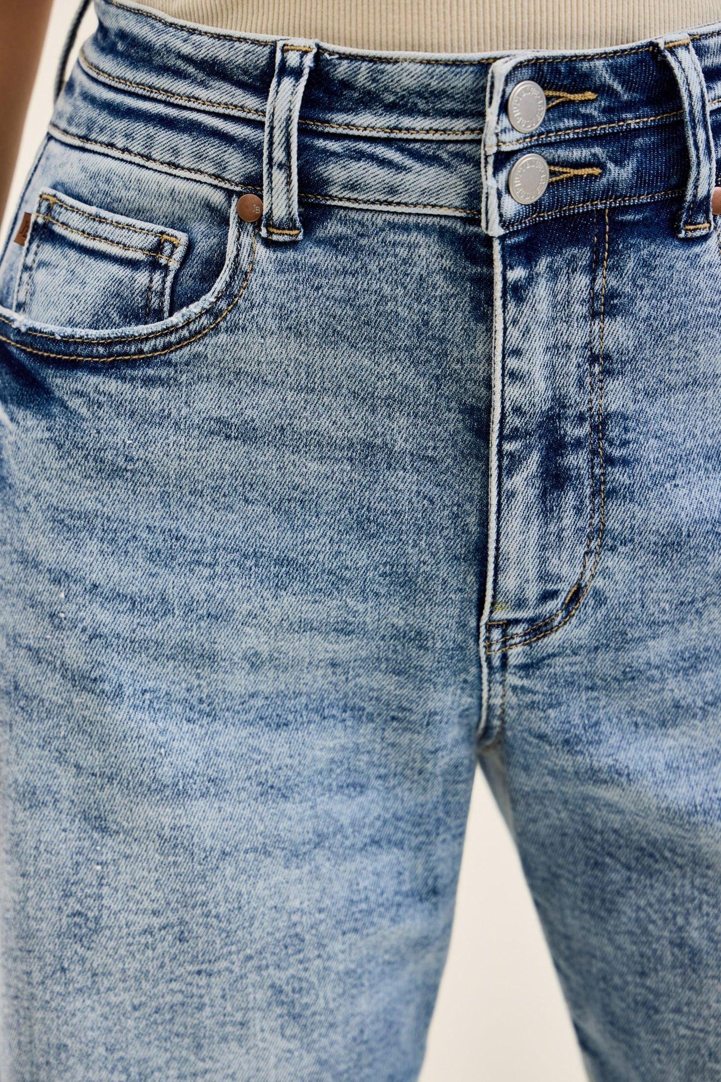 Judy Blue Arc Leg Barrel Jeans
