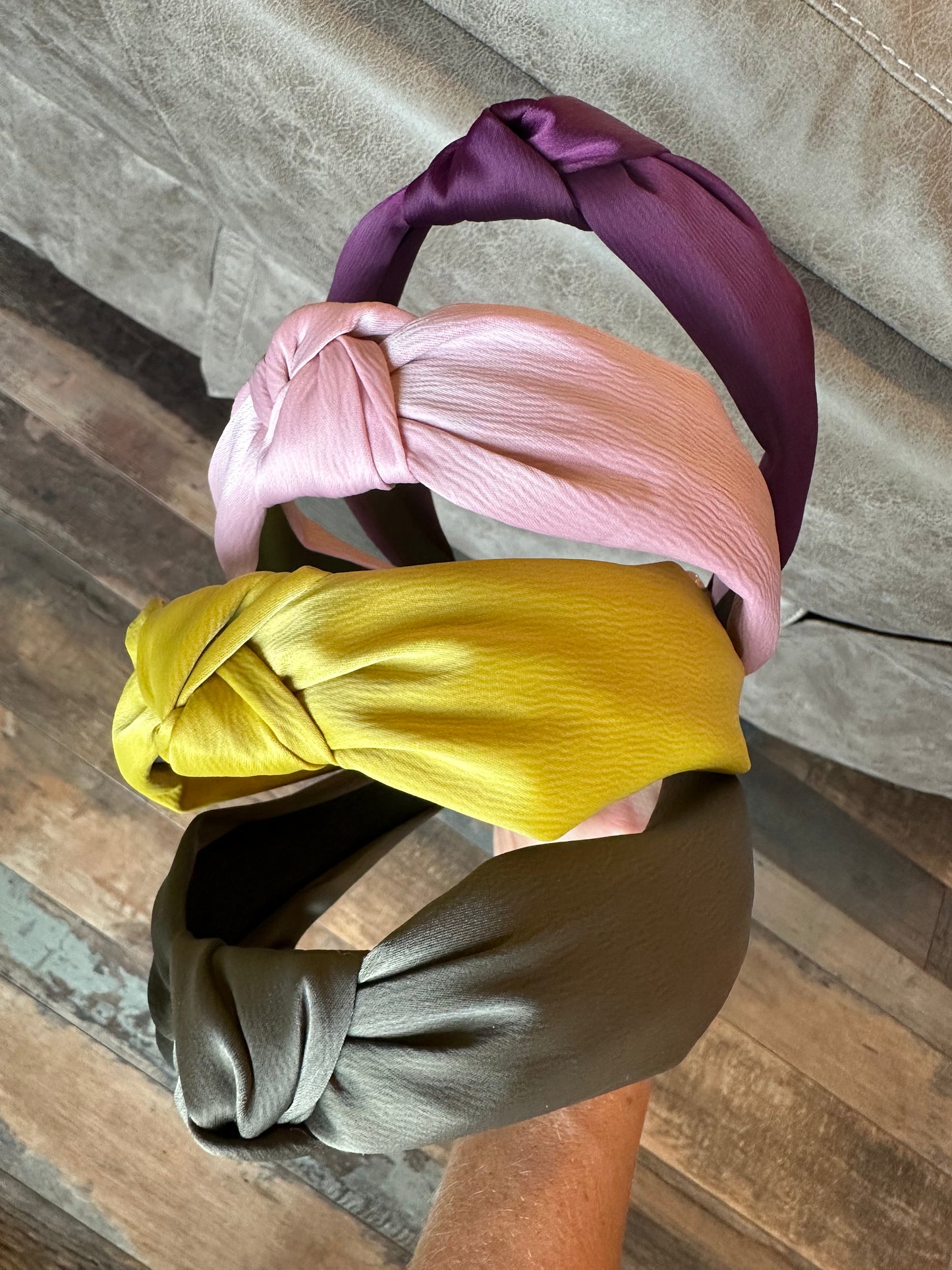 KNOTTED HEADBAND