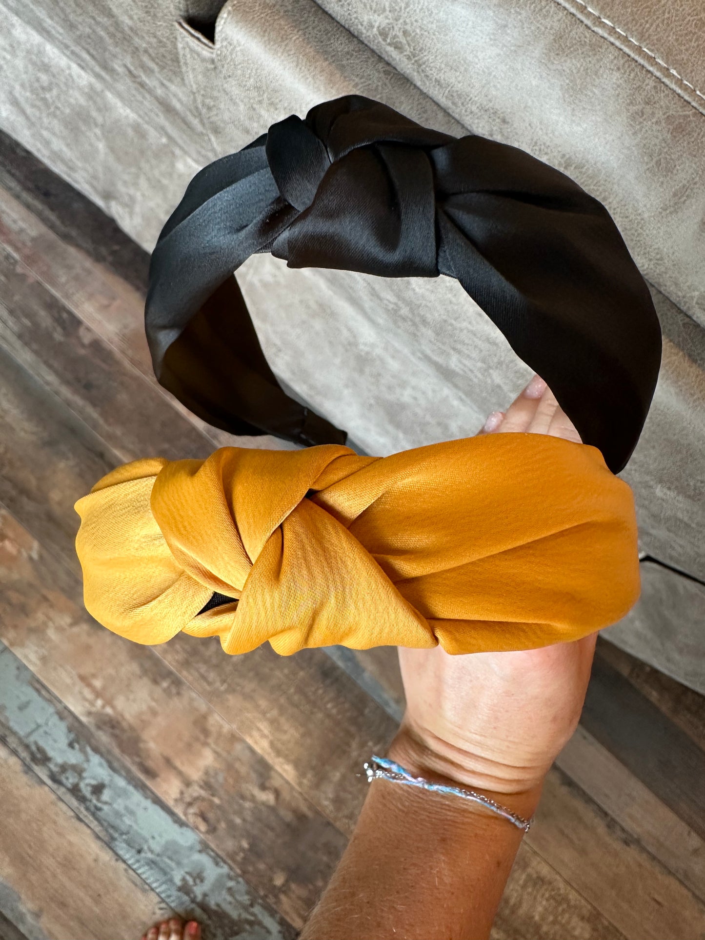 KNOTTED HEADBAND