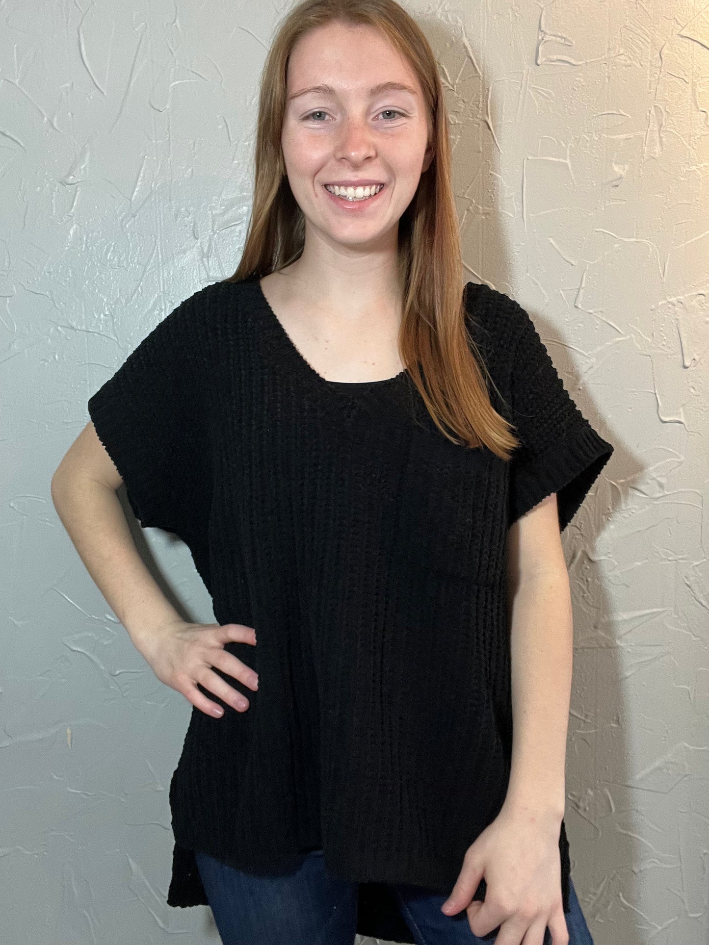SHORT SLEEVE SWEATER