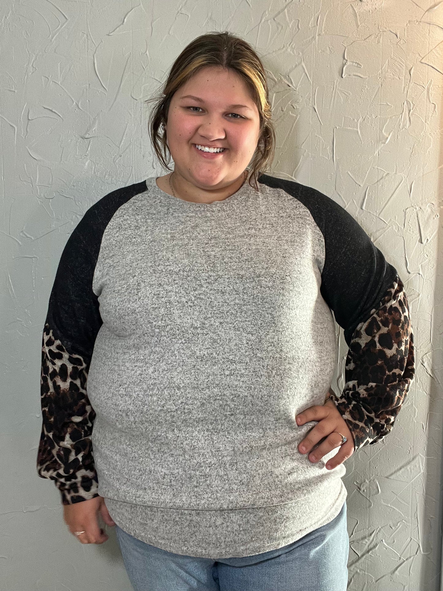 GRAY BLACK-ANIMAL SLEEVE