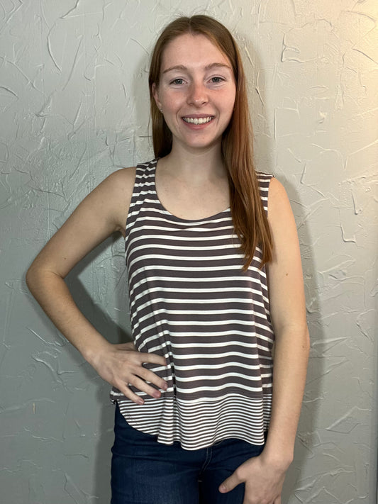 Curvy Contrast Stripe Tank