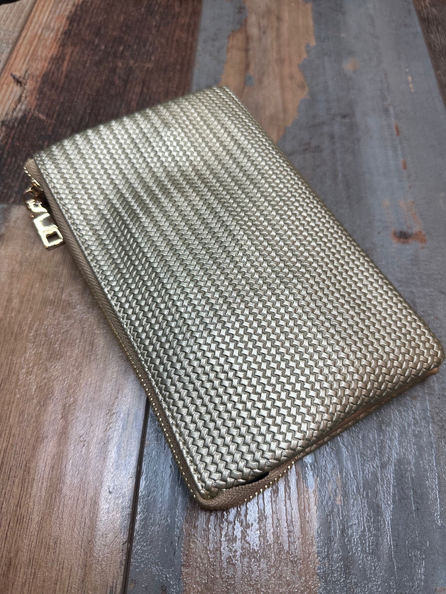3-IN-1 CROSSBODY/WRISTLET/WALLET