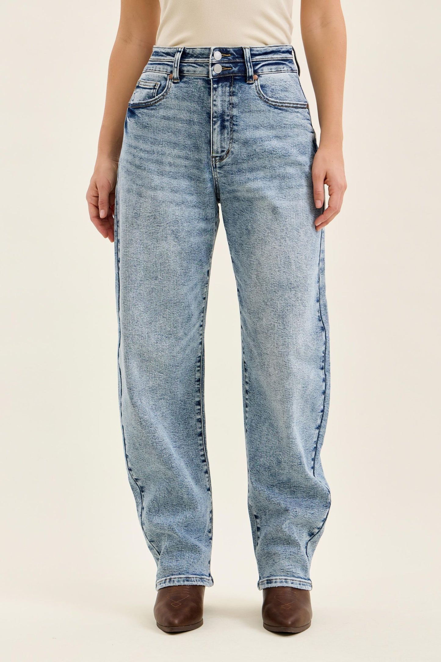 Judy Blue Arc Leg Barrel Jeans