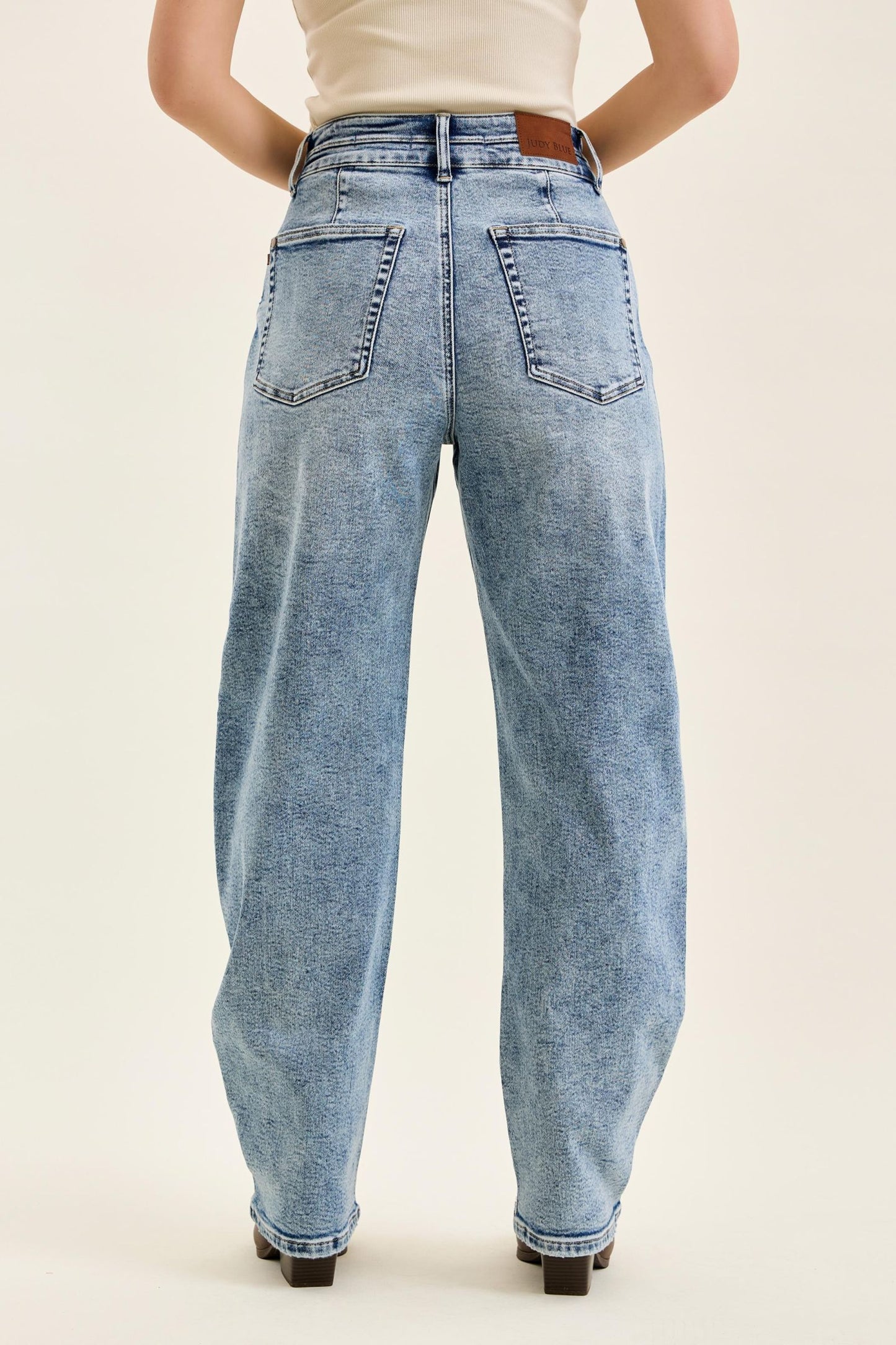 Judy Blue Arc Leg Barrel Jeans