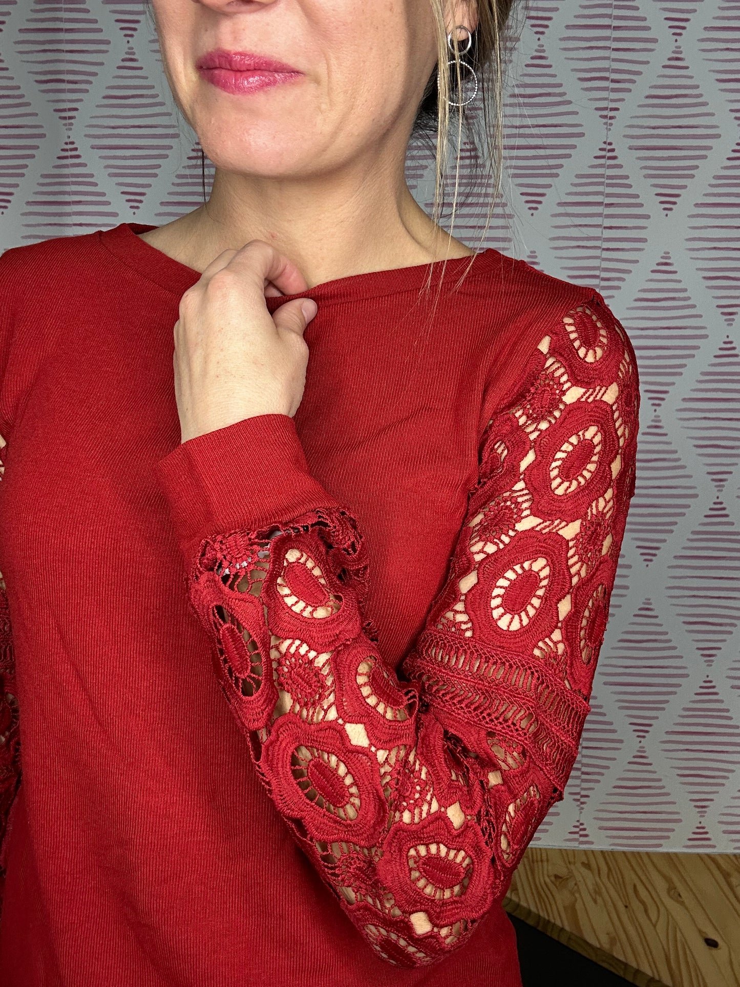 RED SKYLER LACE TOP