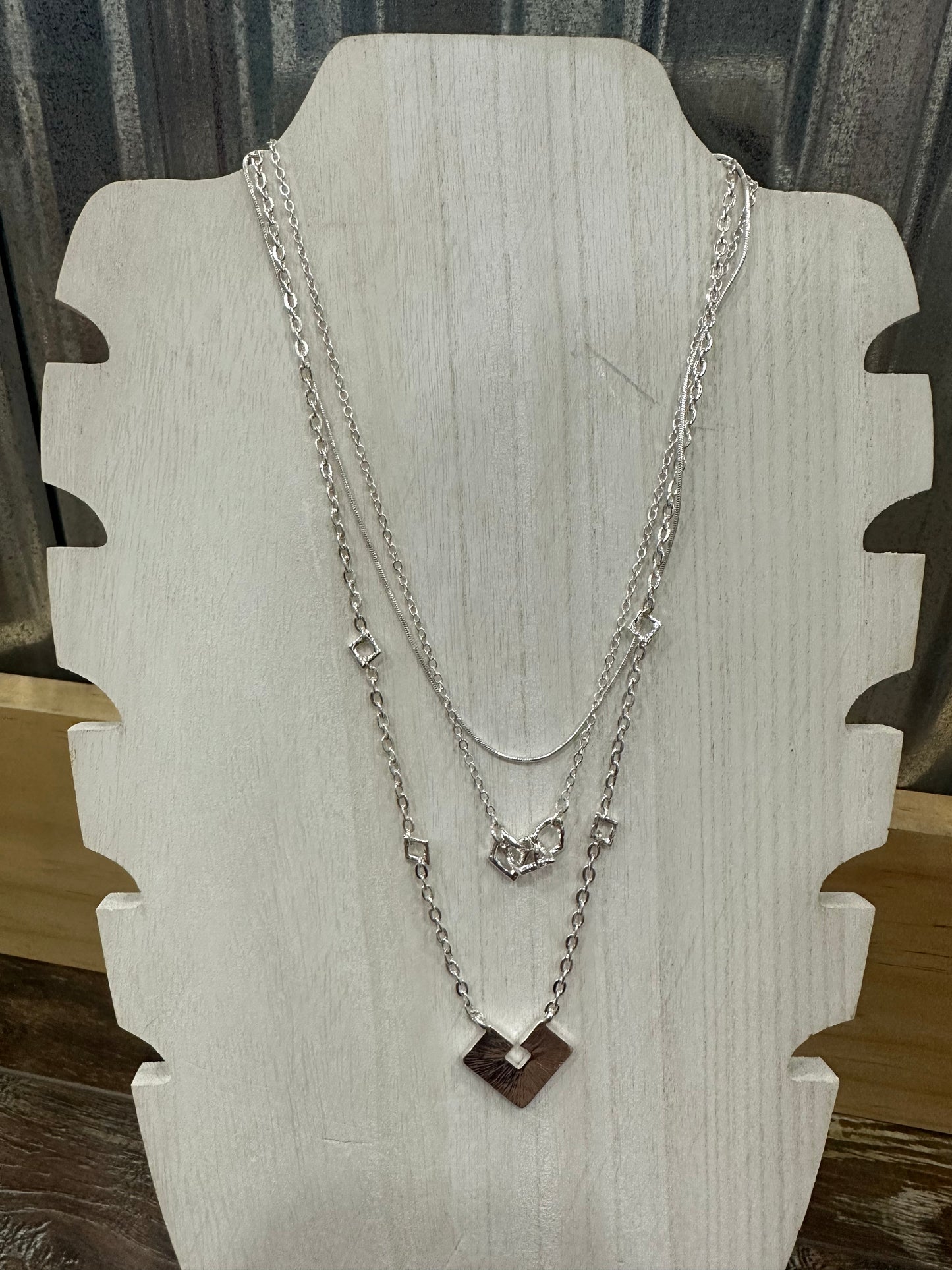 GABBIE NECKLACE-5449