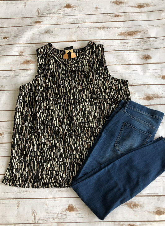 Curvy Black Abstract Printed Tank