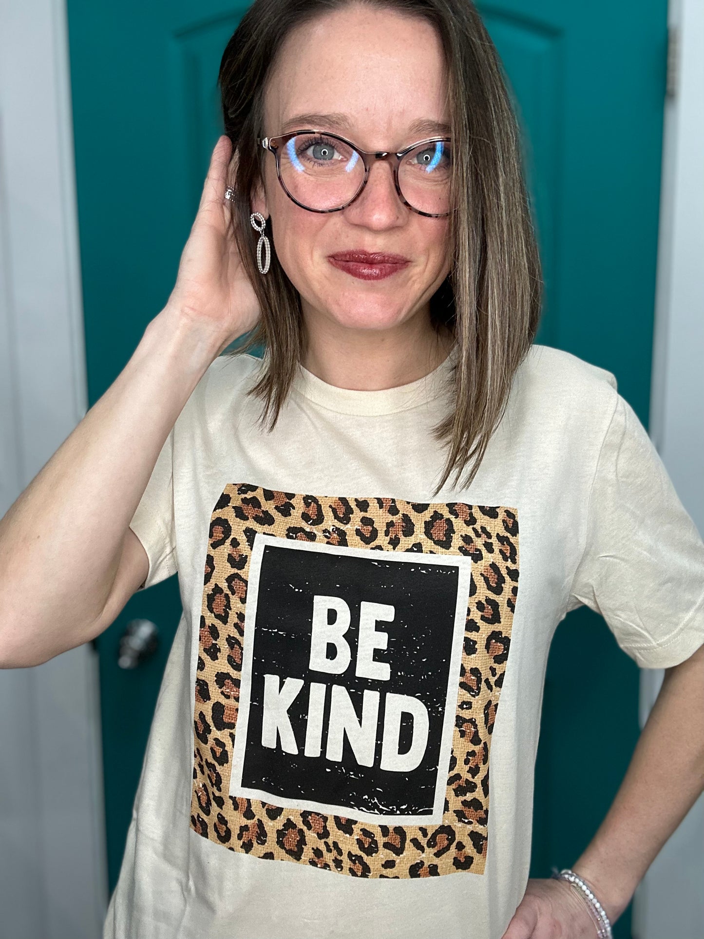 BE KIND GRAPHIC T
