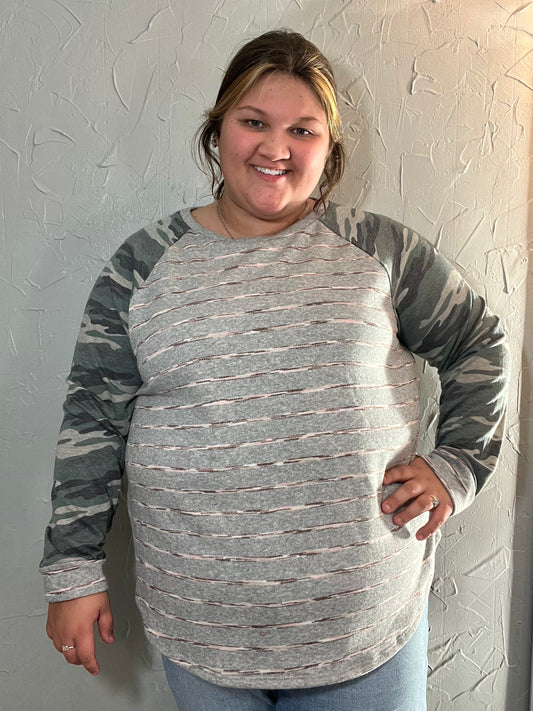 STRIPES WITH CAMO SLEEVE